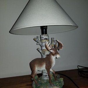 Small lamp with deer